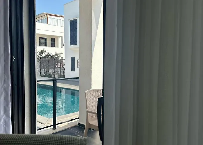 Apartman 300m To 2 Bedroom Garden Floor Flat With Pool A1 - Yeni Dunya *
