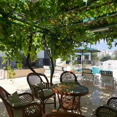 300m To 2 Bedroom Garden Floor Flat With Pool A1 - Yeni Dunya